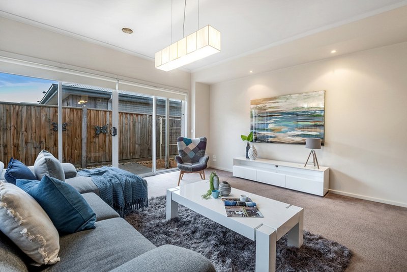 Photo - 1 Grosvenor Square, Craigieburn VIC 3064 - Image 3