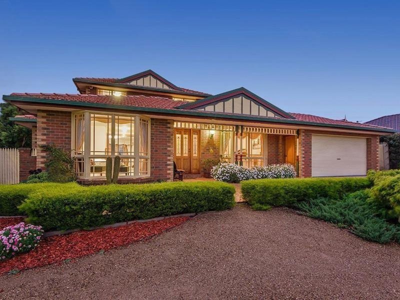 1 Grove Hall Place, Caroline Springs VIC 3023