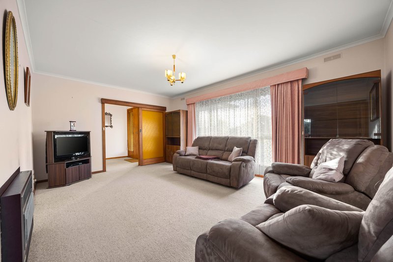 Photo - 1 Guiding Court, Sebastopol VIC 3356 - Image 3