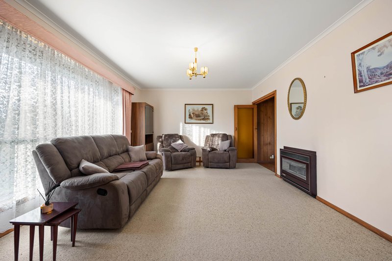 Photo - 1 Guiding Court, Sebastopol VIC 3356 - Image 6