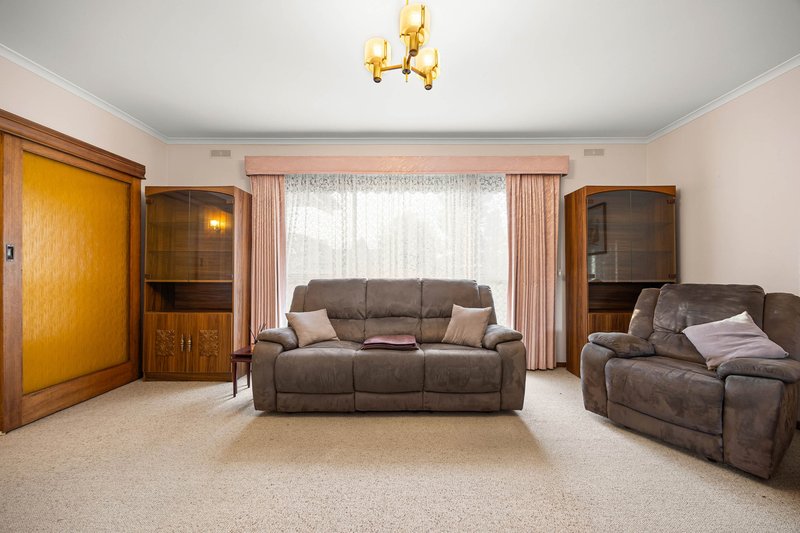 Photo - 1 Guiding Court, Sebastopol VIC 3356 - Image 7