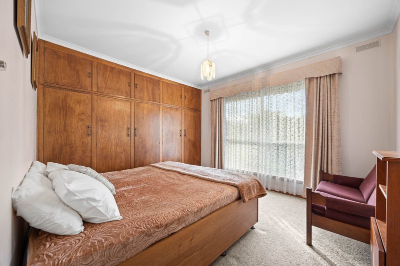 Photo - 1 Guiding Court, Sebastopol VIC 3356 - Image 17