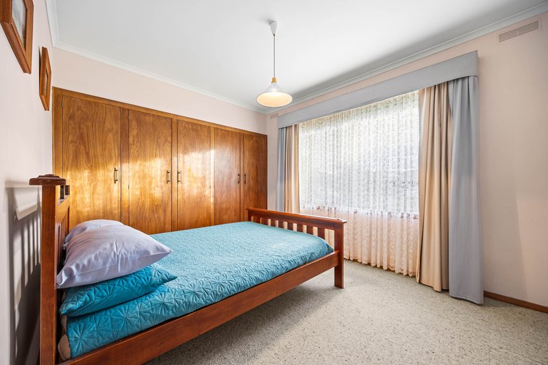 Photo - 1 Guiding Court, Sebastopol VIC 3356 - Image 18