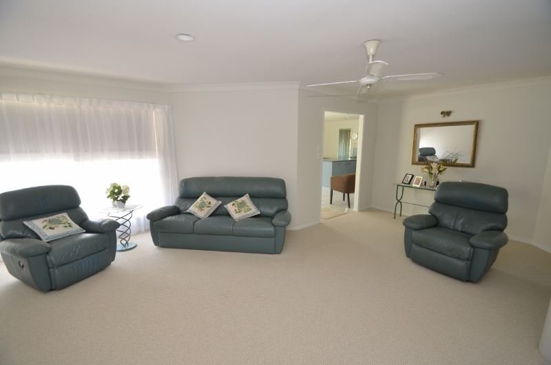 Photo - 1 Gympie Close, Parkwood QLD 4214 - Image 6