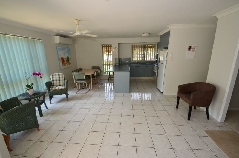 Photo - 1 Gympie Close, Parkwood QLD 4214 - Image 9