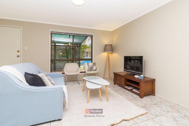 Photo - 1 Hadley Court, Boronia Heights QLD 4124 - Image 3