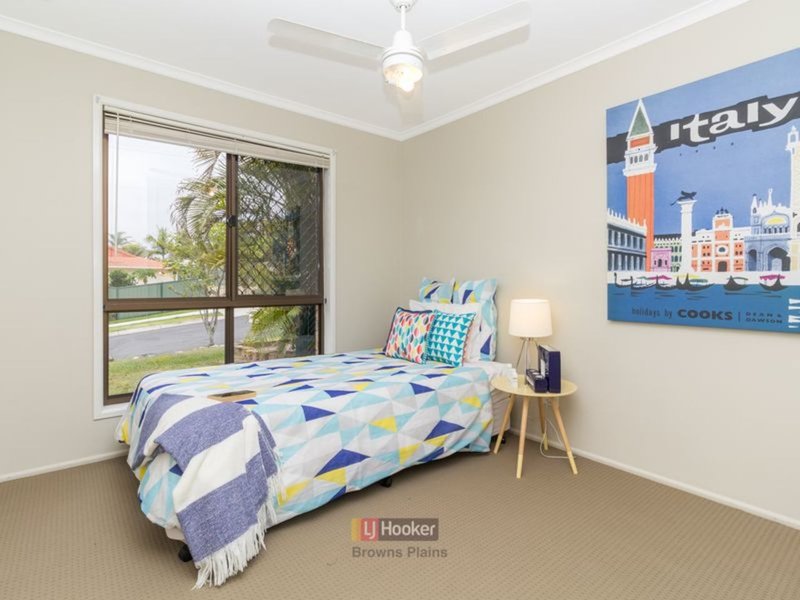 Photo - 1 Hadley Court, Boronia Heights QLD 4124 - Image 10