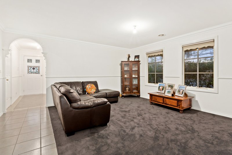 Photo - 1 Hale Place, Pakenham VIC 3810 - Image 2