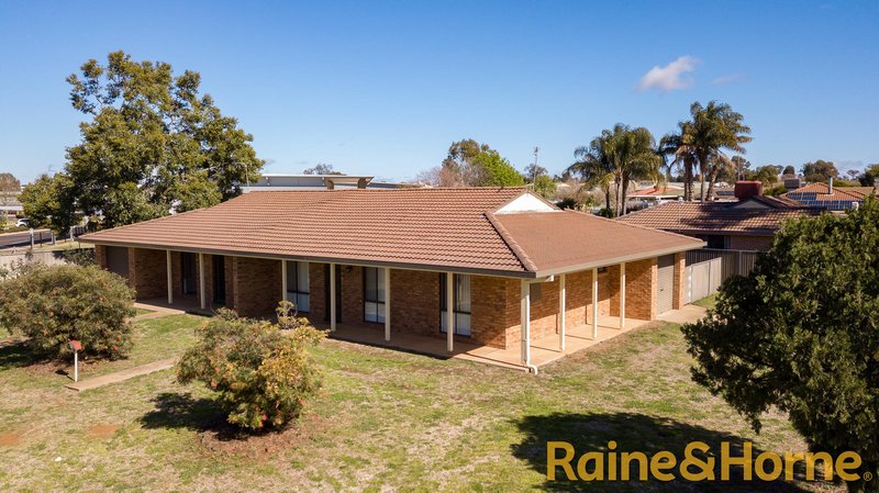 1 Halley Place, Dubbo NSW 2830