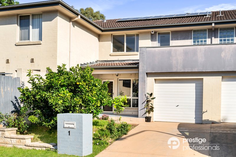 Photo - 1 Hamlin Circuit, Holsworthy NSW 2173 - Image 1