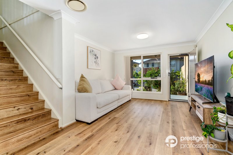 Photo - 1 Hamlin Circuit, Holsworthy NSW 2173 - Image 2