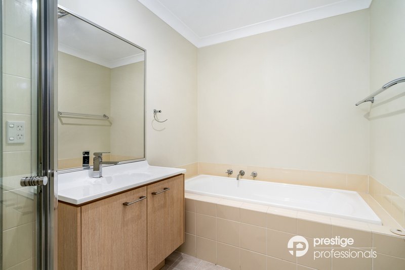 Photo - 1 Hamlin Circuit, Holsworthy NSW 2173 - Image 11