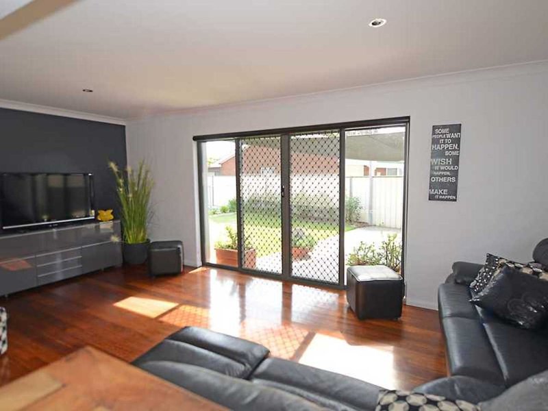 Photo - 1 Harbour View Place, Tuncurry NSW 2428 - Image 4