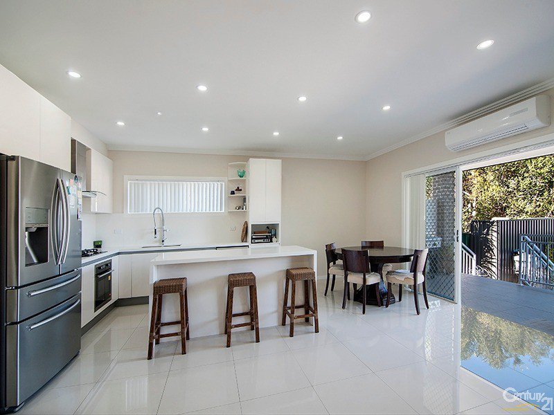 Photo - 1 Harford Avenue, East Hills NSW 2213 - Image 3