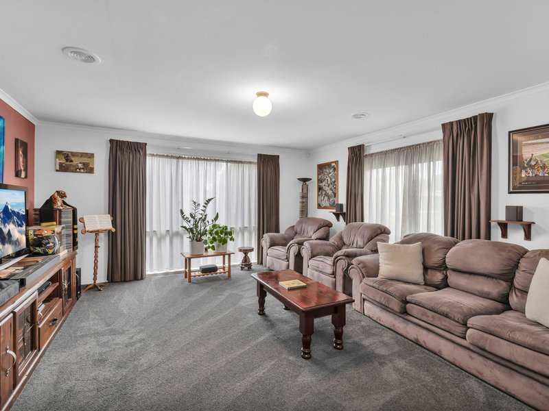 Photo - 1 Harness Place, Pakenham VIC 3810 - Image 6