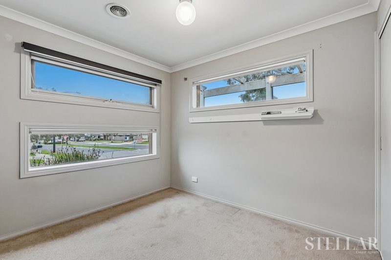 Photo - 1 Harrison Way, Pakenham VIC 3810 - Image 3