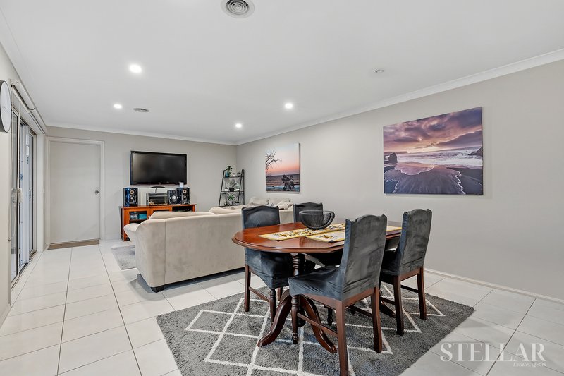 Photo - 1 Harrison Way, Pakenham VIC 3810 - Image 7
