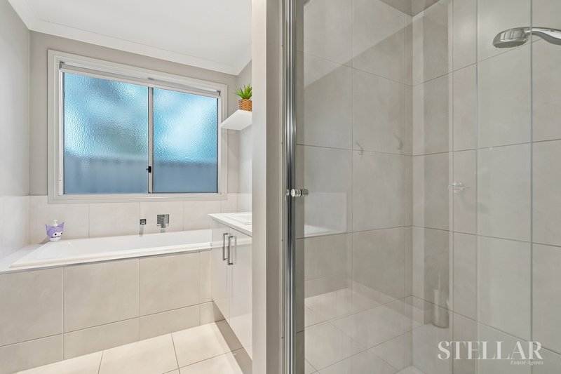Photo - 1 Harrison Way, Pakenham VIC 3810 - Image 11