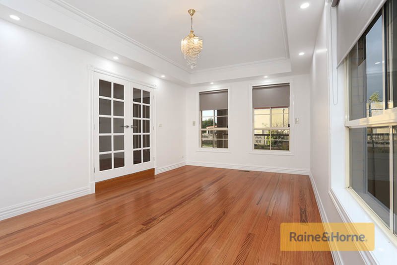 Photo - 1 Harrower Street, Roxburgh Park VIC 3064 - Image 2