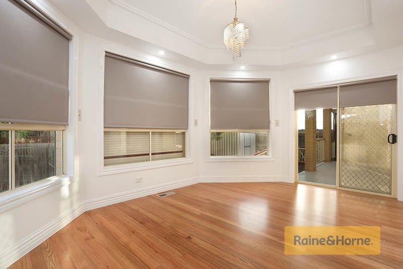 Photo - 1 Harrower Street, Roxburgh Park VIC 3064 - Image 5