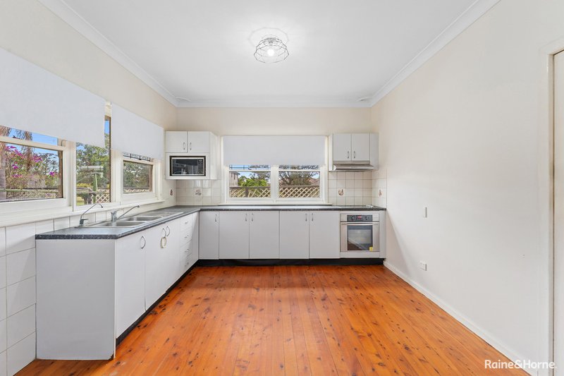 Photo - 1 Hart Street, Smithfield NSW 2164 - Image 3