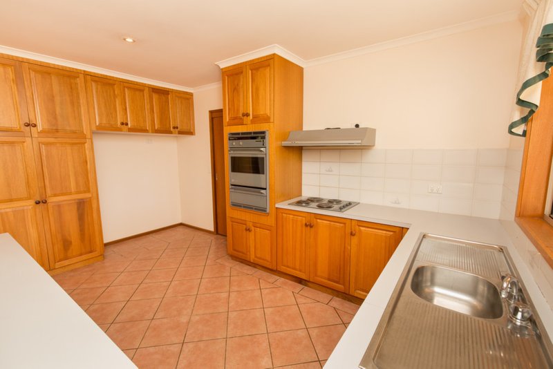 Photo - 1 Harvey Court, Mildura VIC 3500 - Image 3