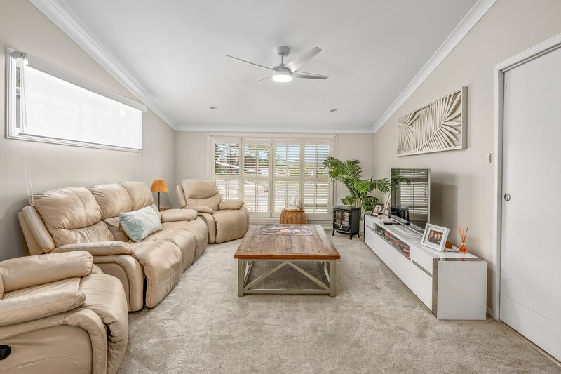 Photo - 1 Haslemere Crescent, Buttaba NSW 2283 - Image 4