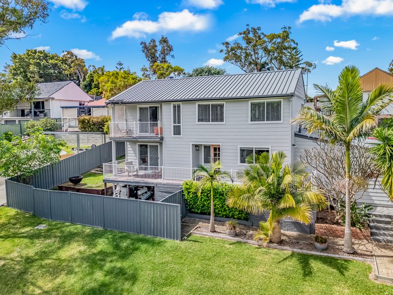 Photo - 1 Haslemere Crescent, Buttaba NSW 2283 - Image 6