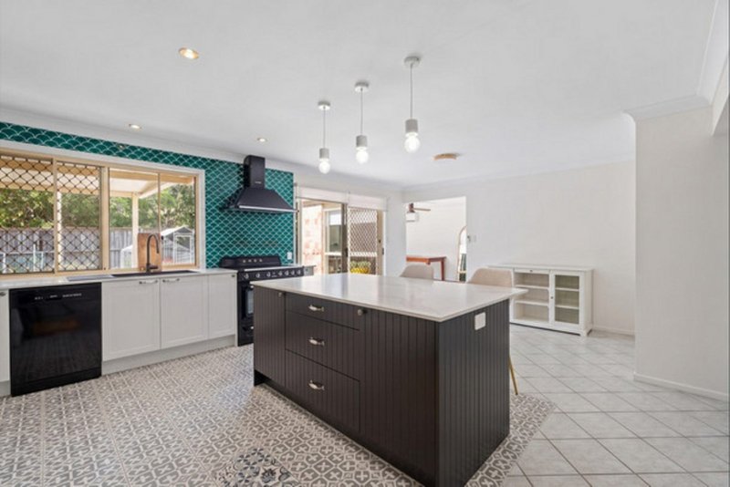 Photo - 1 Hayward Avenue, Cashmere QLD 4500 - Image 4