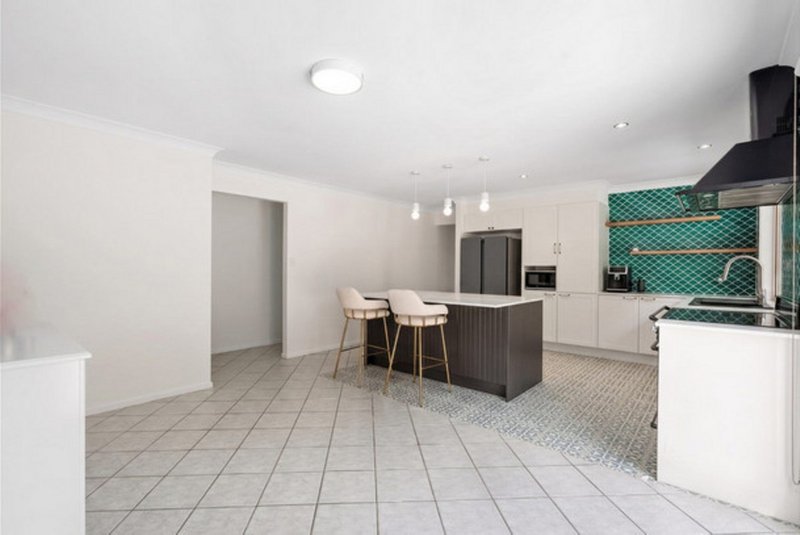 Photo - 1 Hayward Avenue, Cashmere QLD 4500 - Image 5