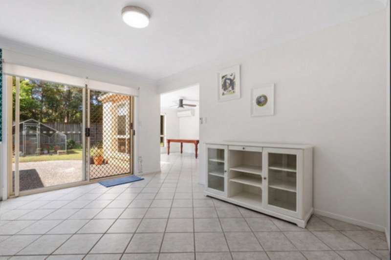 Photo - 1 Hayward Avenue, Cashmere QLD 4500 - Image 9