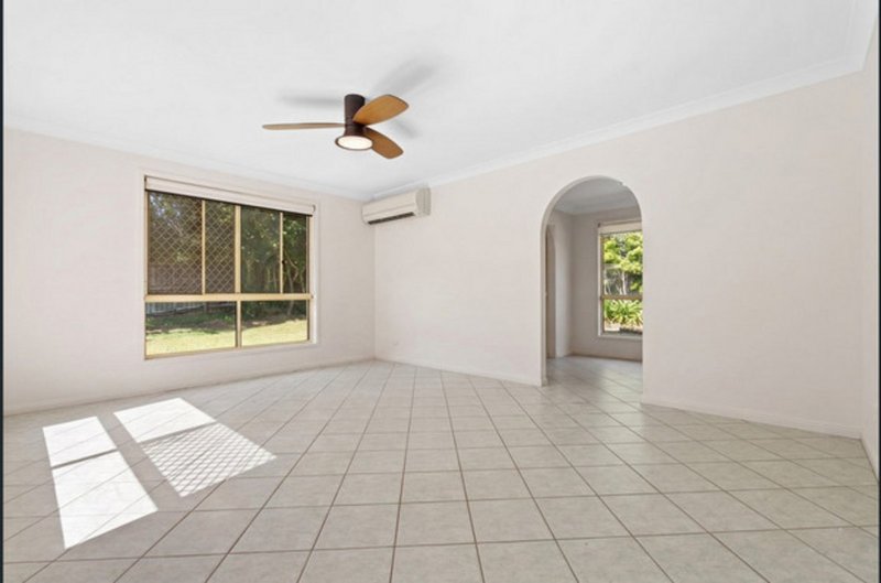 Photo - 1 Hayward Avenue, Cashmere QLD 4500 - Image 11