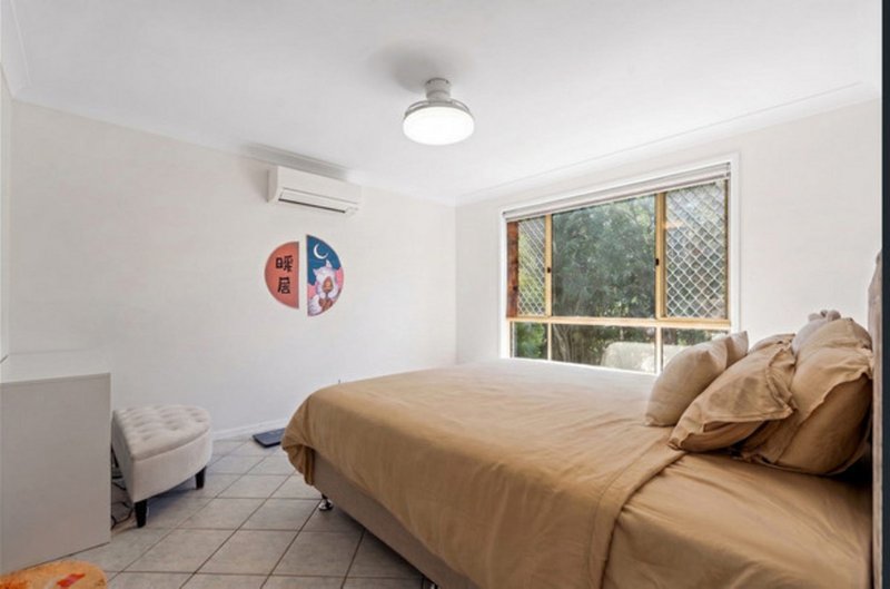Photo - 1 Hayward Avenue, Cashmere QLD 4500 - Image 12