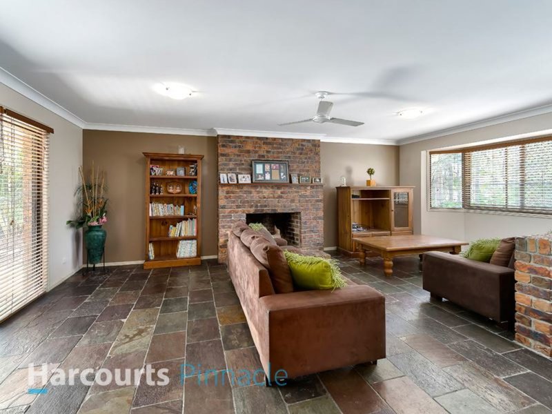 Photo - 1 Heath Ct , Cashmere QLD 4500 - Image 4