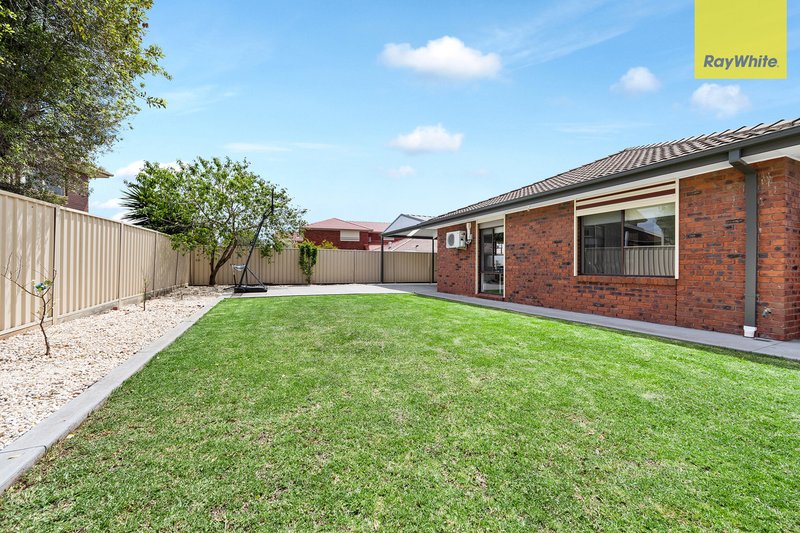 Photo - 1 Hellion Court, Keilor Downs VIC 3038 - Image 17