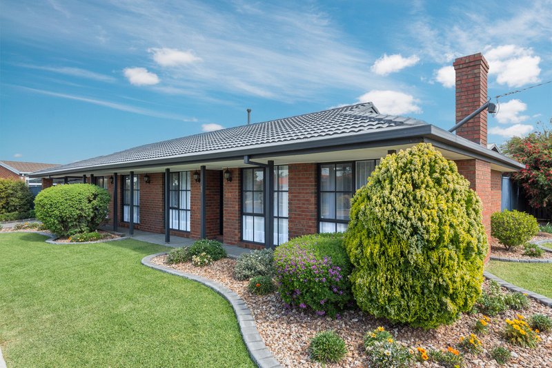 Photo - 1 Henley Court, Craigieburn VIC 3064 - Image 2