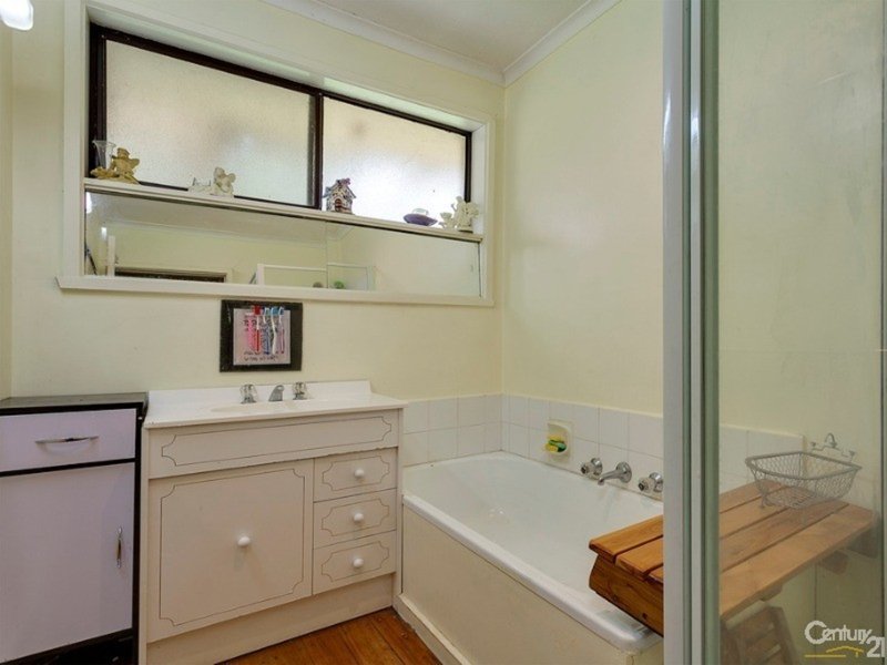 Photo - 1 Herbert Street, Croydon VIC 3136 - Image 4