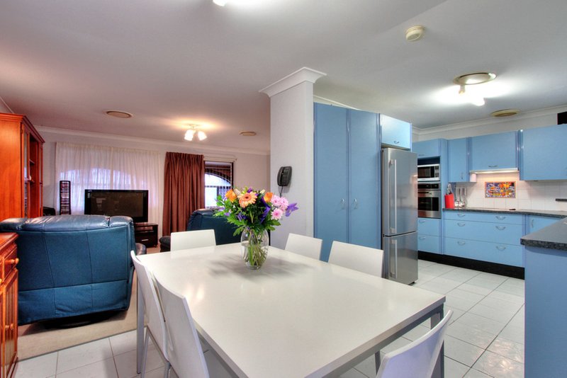 Photo - 1 Hibbertia Court, Springwood QLD 4127 - Image 3