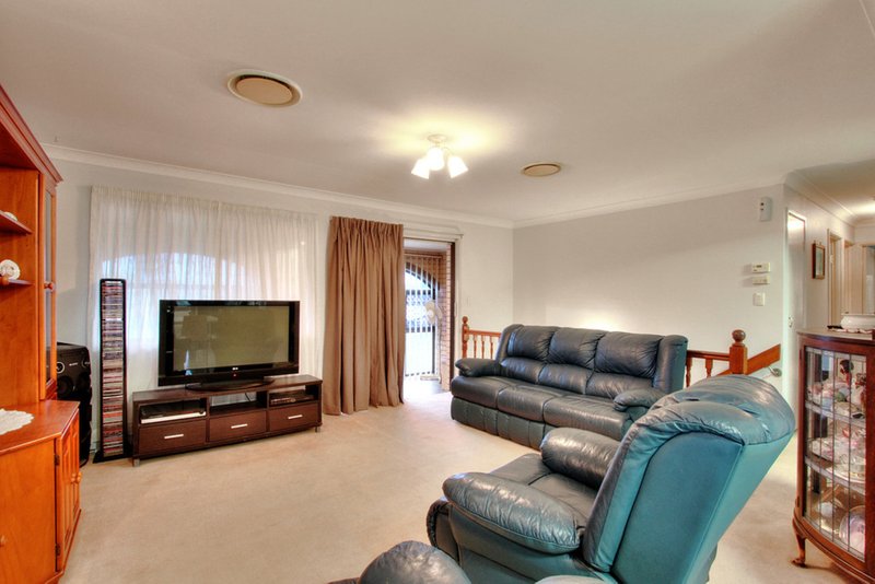 Photo - 1 Hibbertia Court, Springwood QLD 4127 - Image 13