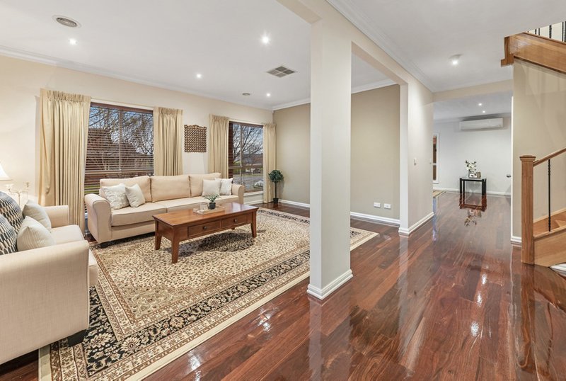 Photo - 1 Hibernia Place, Craigieburn VIC 3064 - Image 3