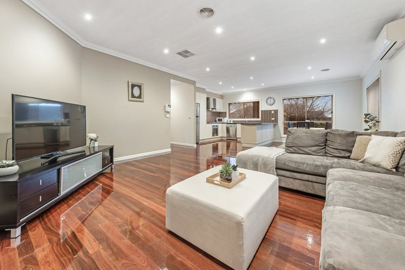 Photo - 1 Hibernia Place, Craigieburn VIC 3064 - Image 9