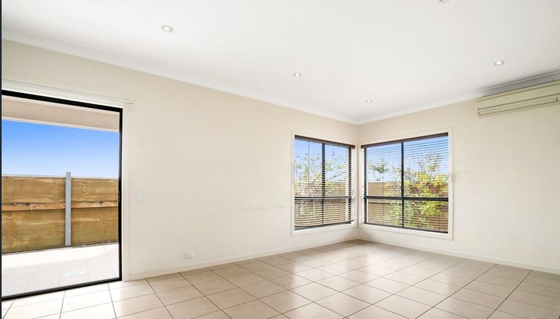 Photo - 1 Highland Crescent, Belmont QLD 4153 - Image 7