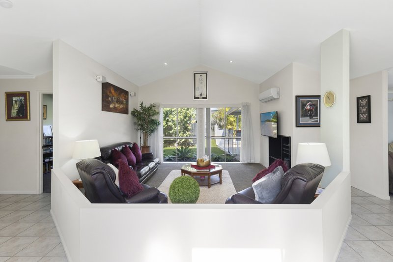 Photo - 1 Hillgrove Court, Oxenford QLD 4210 - Image 13