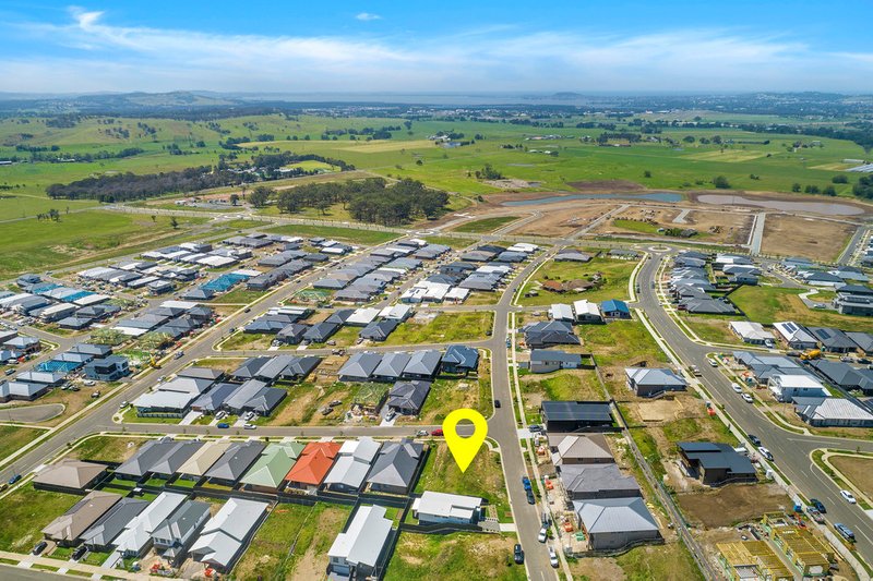 1 Hollow Way, Calderwood NSW 2527