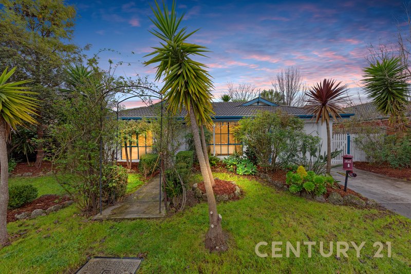 Photo - 1 Holt Place, Pakenham VIC 3810 - Image 1