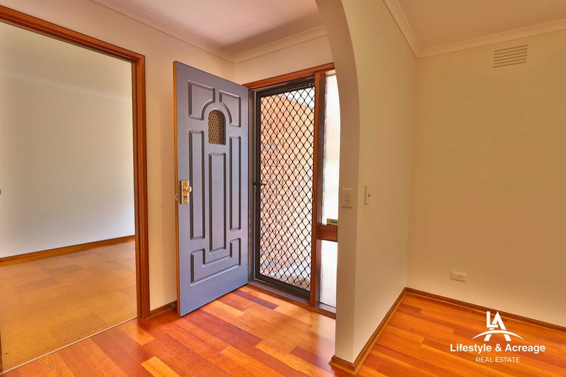 Photo - 1 Hosking Court, Pakenham VIC 3810 - Image 3