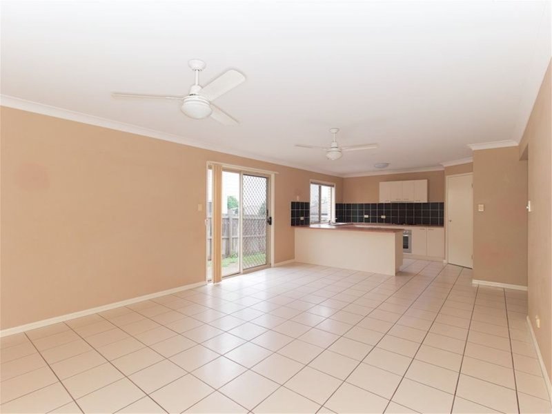 Photo - 1 Huegill Street, Calamvale QLD 4116 - Image 2