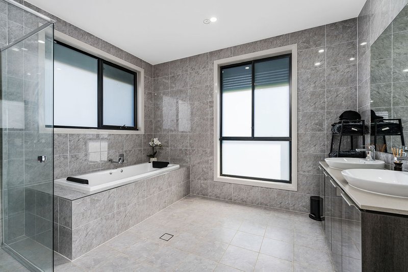 Photo - 1 Hungerford Street, Catherine Field NSW 2557 - Image 4