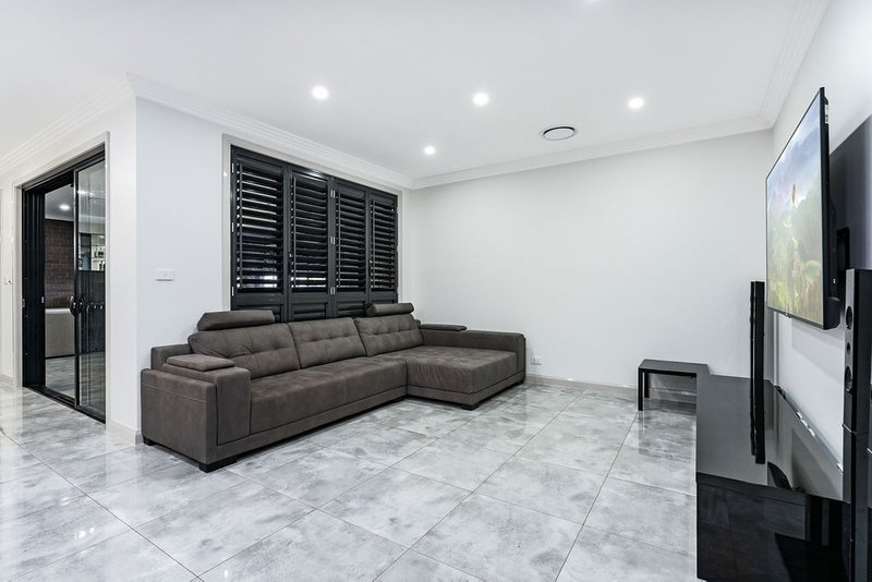 Photo - 1 Hungerford Street, Catherine Field NSW 2557 - Image 12