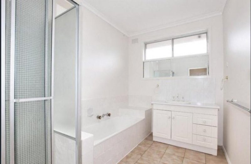 Photo - 1 Huntingdale Court, Craigieburn VIC 3064 - Image 5